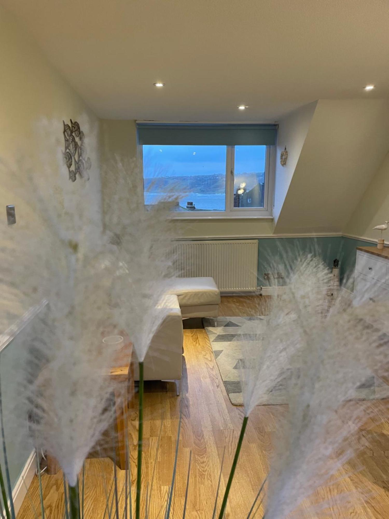 Lighthouse View, One Min From Harbour & Beach Apartment Scarborough Ngoại thất bức ảnh
